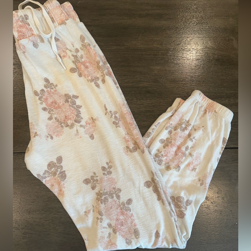 Alya Floral Jogger Pants Small